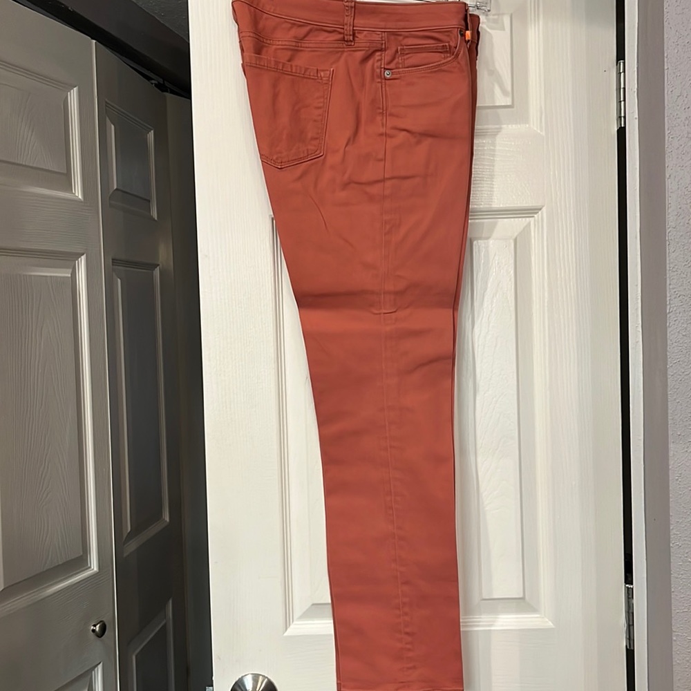 Ann Taylor Loft melon color jeans. 28/6 modern straight.